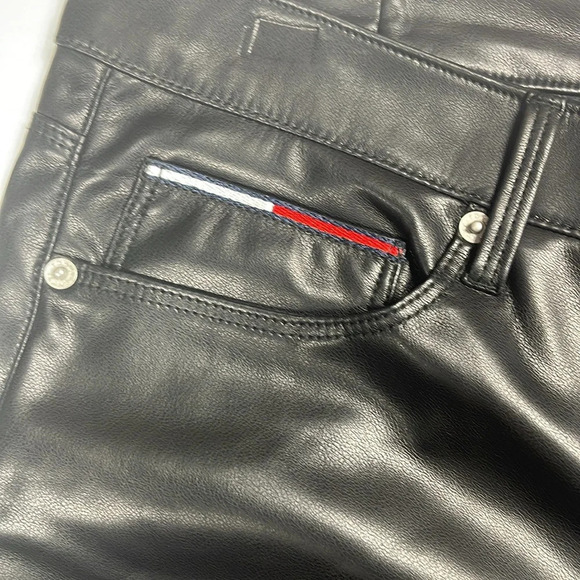 TOMMY JEANS
Women's Mid-Rise Faux-Leather Straight-Leg Pants Sz 32 - Picture 4 of 13
